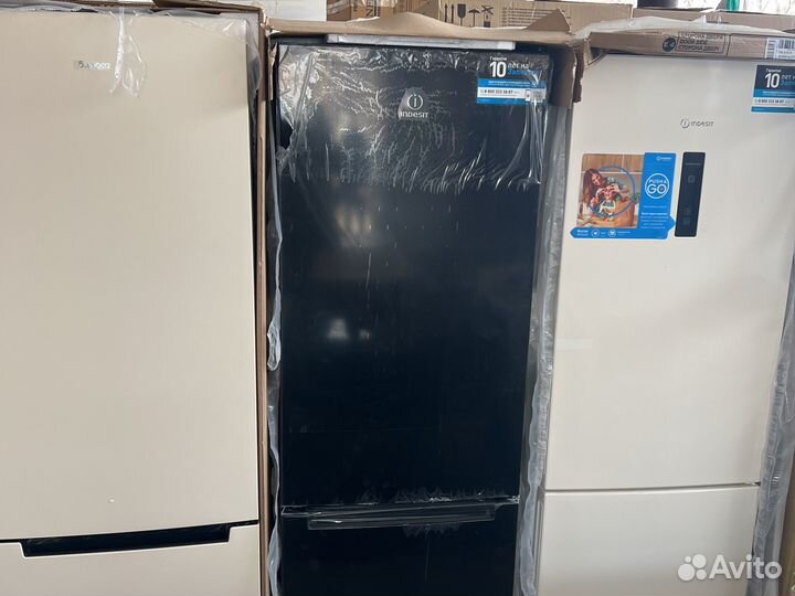 Холодильник Indesit ITR 4180 Total No Frost