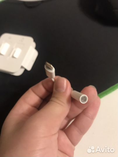 Переходник на наушники айфон оригинал (торг есть)