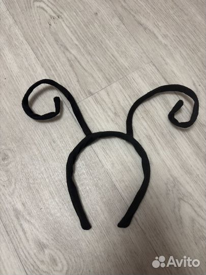 Ободок усики бабочки