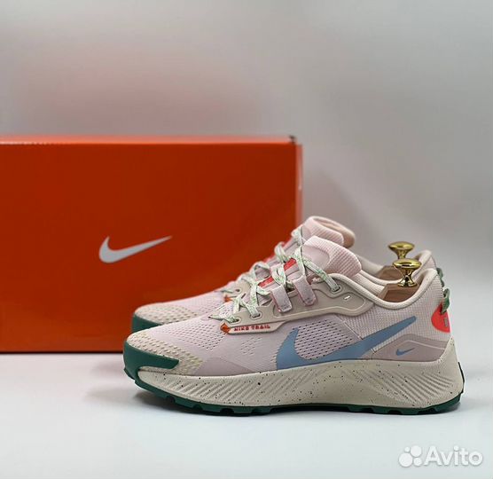 Кросслвки женские Nike Pegasus Trail 3