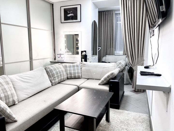 2-к. квартира, 65 м², 1/10 эт.