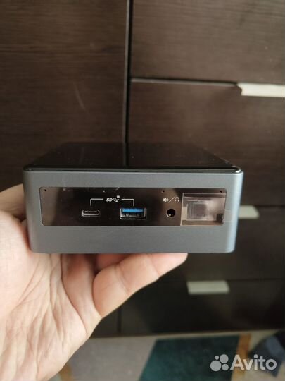 Intel NUC bxnuc10i3FNH2