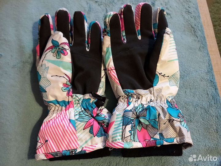 Спортивные перчатки