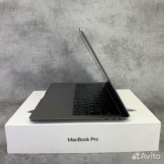 Ноутбук MacBook Pro 13 2019 i5/8gb/256gb TouchBar