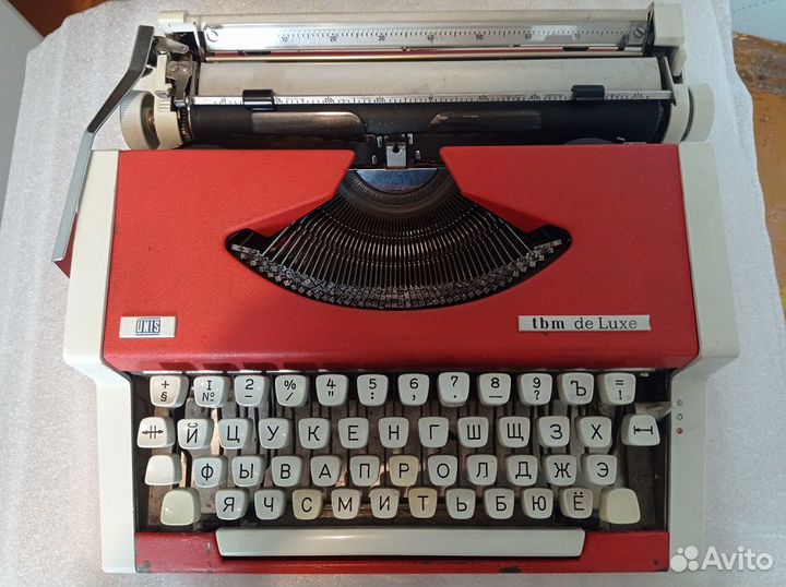 Печатная пишущая машинка tbm de Luxe
