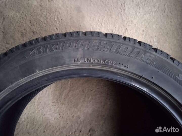 Bridgestone Blizzak VRX 245/45 R19 98S