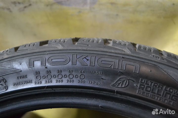 Nokian Tyres Hakkapeliitta R2 225/40 R18
