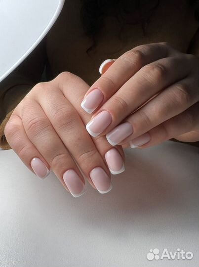 Маникюр, покрытие гельлаком, педикюр, наращивание