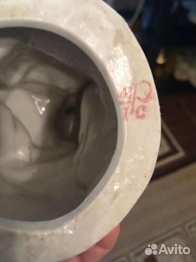 Статуэтка фарфор