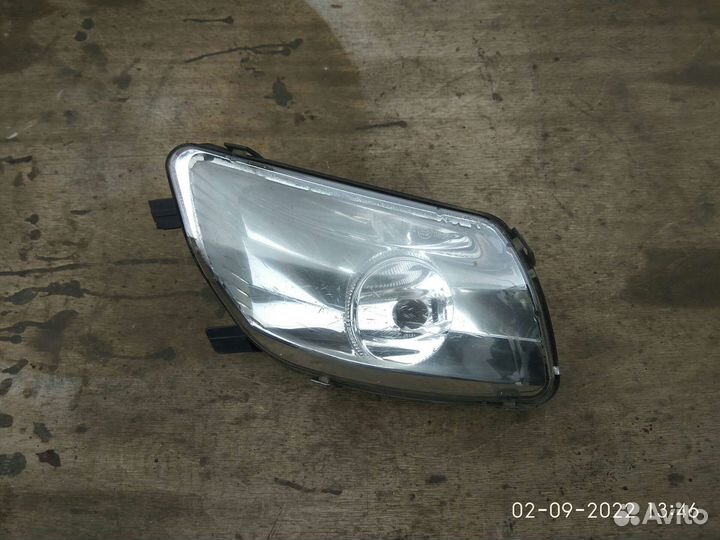 Фара противотуманная левая на Пежо 308 2009 год