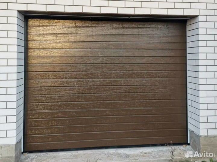 Автоматические секционные ворота Alutech