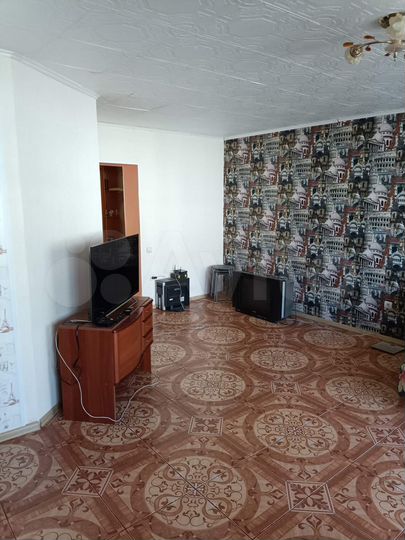 2-к. квартира, 60 м², 1/3 эт.