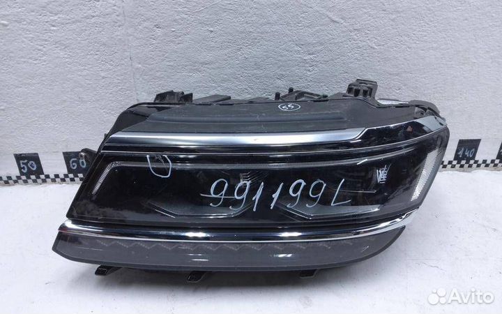 Фара левая Volkswagen Tiguan