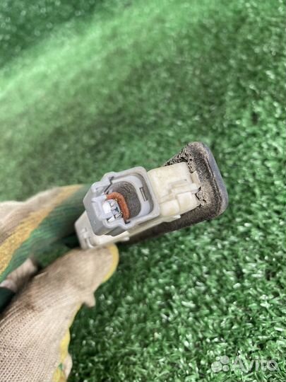 Кнопка открывания багажника Nissan Primera p12