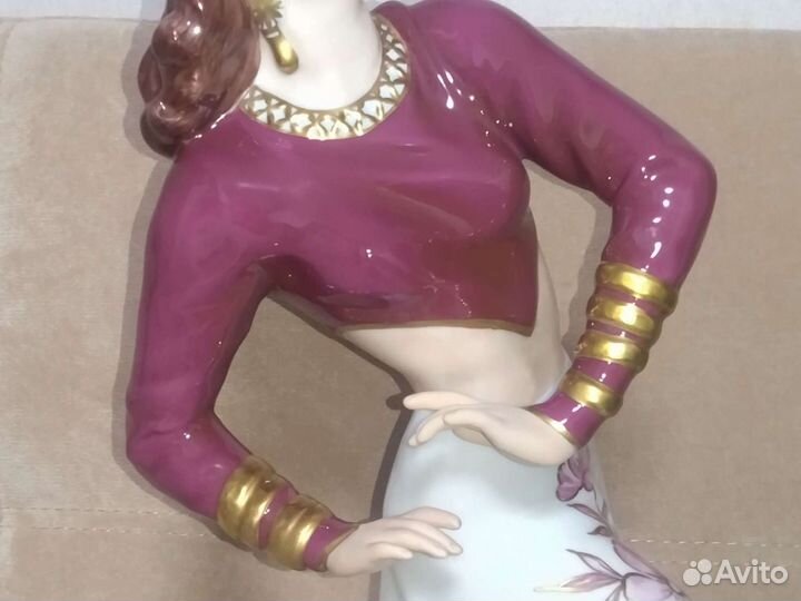 Статуэтка танец,времён ссср. Огромная. Чехослов