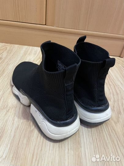 Кроссовки -носки Zara