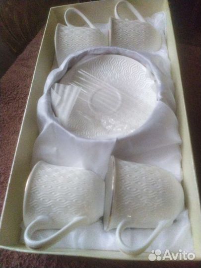 Фарфоровый чайный набор