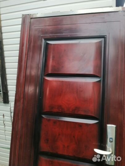 Дверь входная металлическая