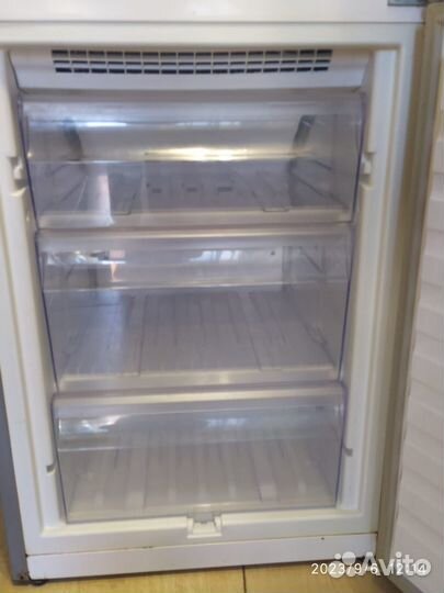 Холодильник бу whirlpool