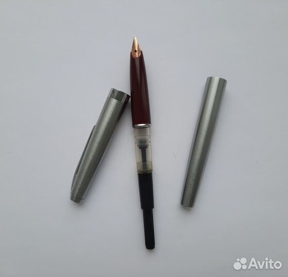 Ручка перьевая с золотым пером 