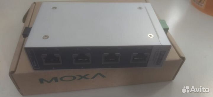 Moxa EDS-205A-M-SC промышленный комутатор