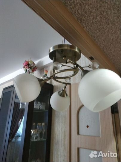 Угловой шкаф,обувница, зеркало, светильник