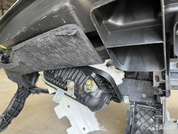 Mercedes w212 торпедо