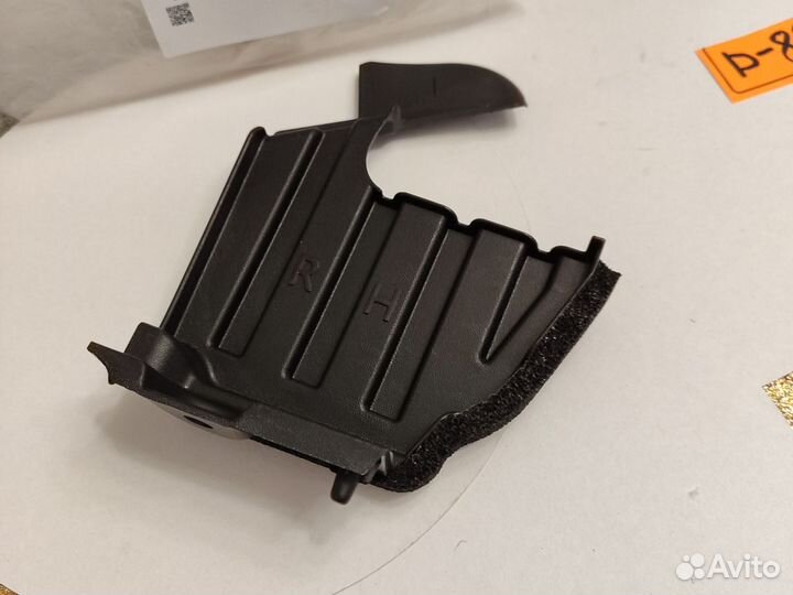 Накладка лобового стекла правая hyundai Solaris 2