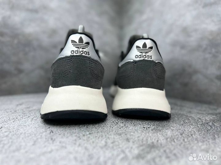 Ультрамодные кроссовки Adidas Petropy (Арт.58049)