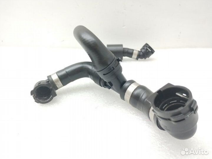 Патрубок системы охлаждения Mercedes-Benz E-Class