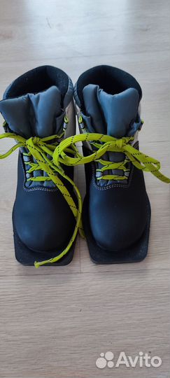 Лыжные ботинки