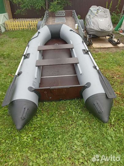 Лодка Пилот М-320