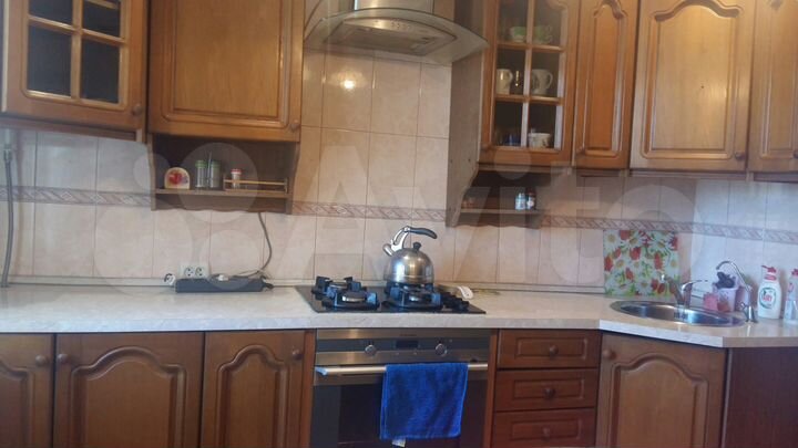2-к. квартира, 60 м², 1/9 эт.