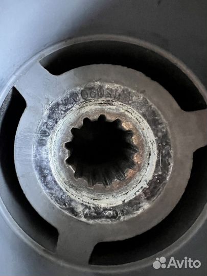 Винт Yamaha 50,60 F50H, F60F F50FET шаг 13,15