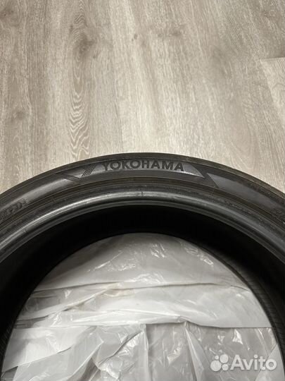 Yokohama Advan Fleva V701 225/40 R19 93W