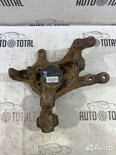 Кулак задний левый Kia Sportage SL G4KD 2011