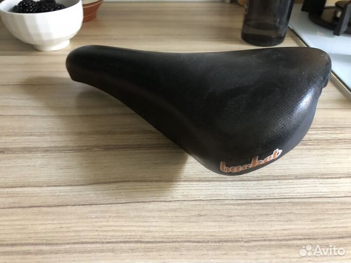 Седло Charge bucket