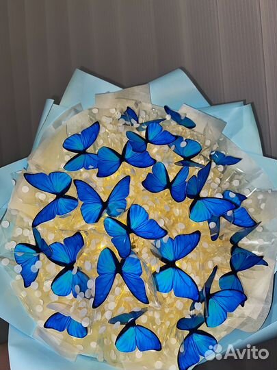 Букет с бабочками светящийся