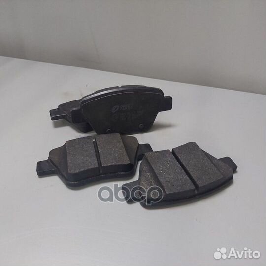 1420 00 5K0698451 колодки дисковые з Audi A3