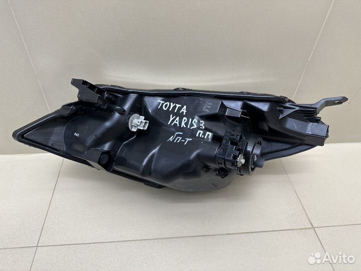 Фара Toyota Yaris 3 (XP130)