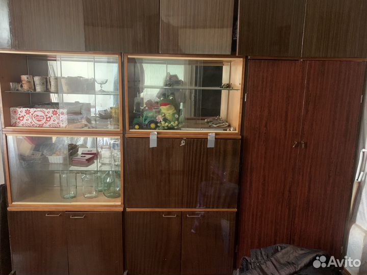 Сервант, тумба. Отдам