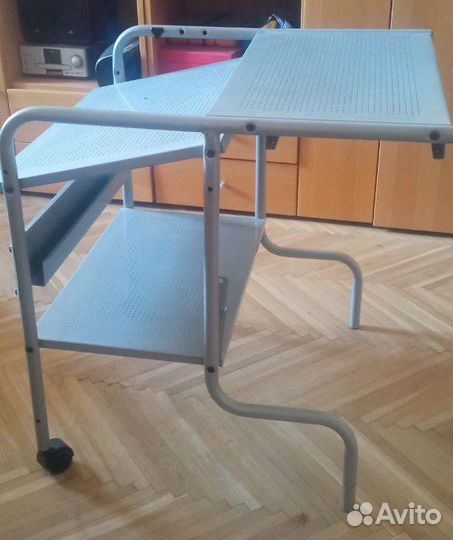 Компьютерный стол IKEA Krister