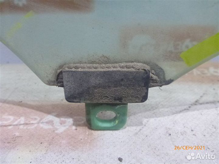 Стекло двери переднее правое Toyota Camry ACV40