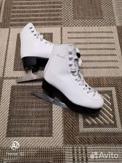 Коньки для девочки 30 р - р