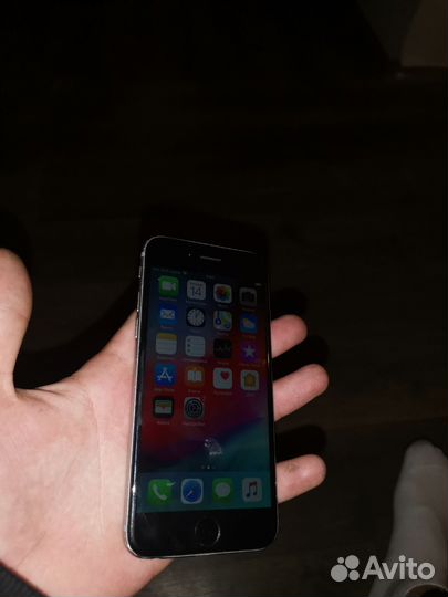 Телефон iPhone 6