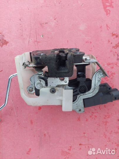 Замок задней правой двери Kia Picanto I