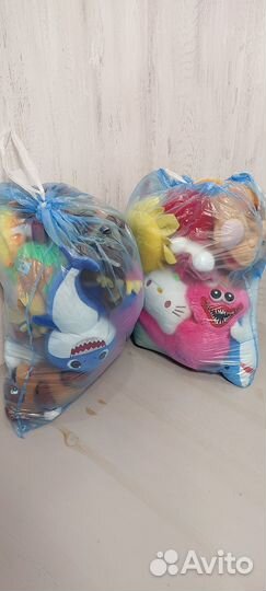 2 пакета игрушек