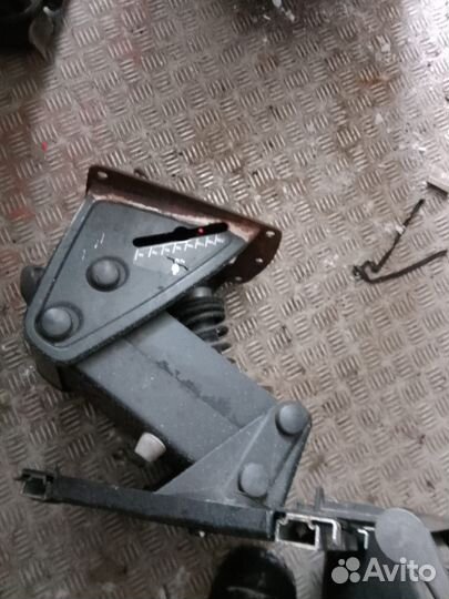 Meханизм сидения