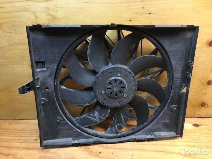 Диффузор радиатора Bmw 525I E60 N52B25A 2006