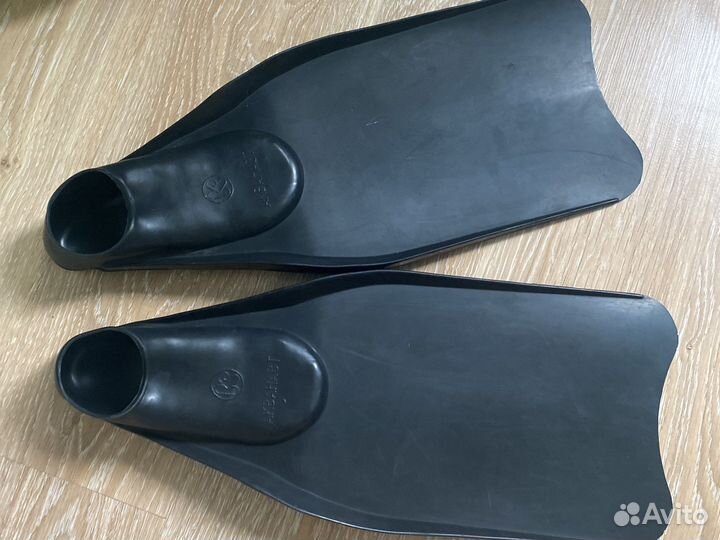 Ласты (23-24; 24,5-25,5; 25-26 см), очки